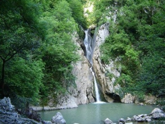 Каскад водопадов на реке Сочи - достопримечательность Сочи