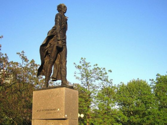 Памятник Н.А.Островскому - достопримечательность Сочи