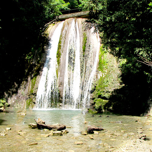 Экскурсия на 33 водопада - Долина легенд