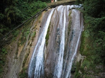"Долина легенд - 33 водопада c посещением шоу" - Экскурсия в Сочи