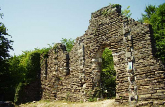 Храм Агуа - развалины средневековой церкви  - достопримечательность Сочи